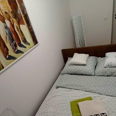 Nice Apartament With Small Tub Varsovia Exterior foto