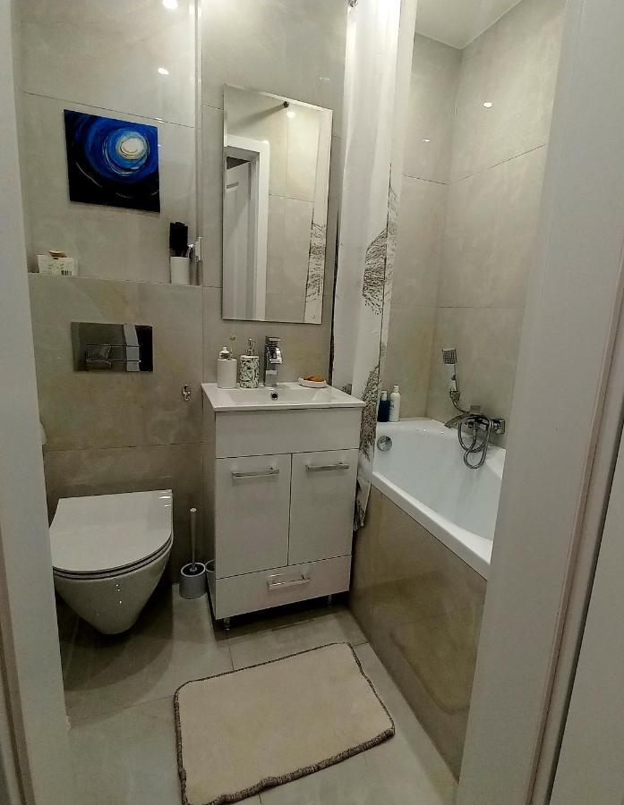 Nice Apartament With Small Tub Varsovia Exterior foto